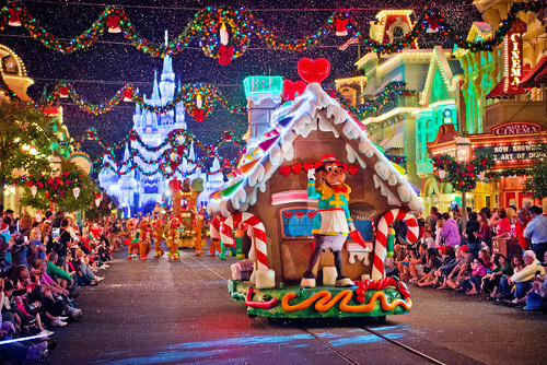 ディズニーの噂・裏技・裏話_クリスマスムード溢れる海外ディズニーリゾートのクリスマスイベント