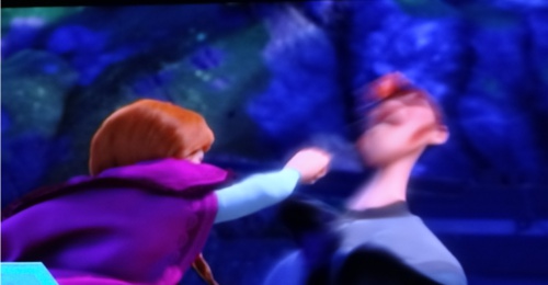 ディズニーの噂・裏技・裏話_「アナと雪の女王」で殴られた時のハンス王子の顔がすごいと話題に