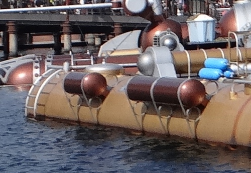 ディズニーの噂・裏技・裏話_ポートディスカバリーに海からしか見られない超レアな隠れミッキーがある