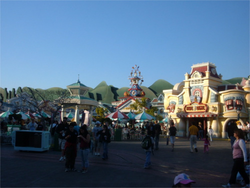 ディズニーの噂・裏技・裏話_カリフォルニア州アナハイムにあるディズニーランドの10年前を振り返る