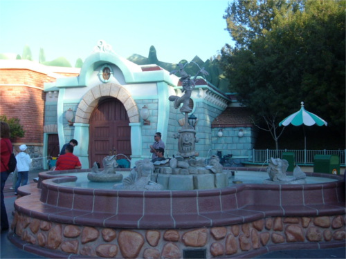 ディズニーの噂・裏技・裏話_カリフォルニア州アナハイムにあるディズニーランドの10年前を振り返る