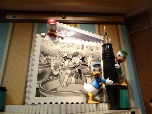 ディズニーの噂・裏技・裏話_ドナルドの顔が落書きされまくっている
