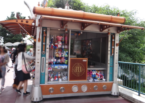 ディズニーの噂・裏技・裏話_ポートディスカバリーのワゴンショップに大きな隠れミッキー