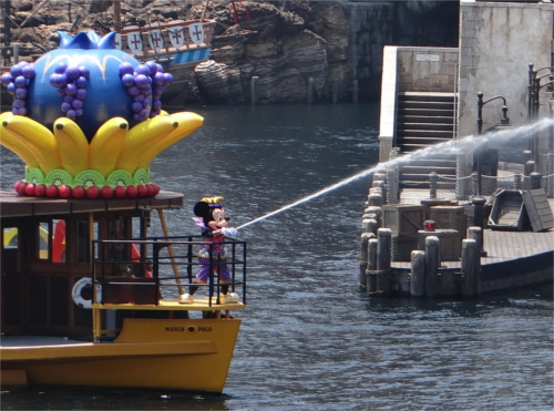 ディズニーの噂・裏技・裏話_夏ディズニーでみんなを困らせているゲストの迷惑行為とは