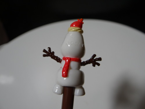 ディズニー雑学・トリビア・裏話_クリスマス限定!オラフのスーベニアスプーンを360度チェック