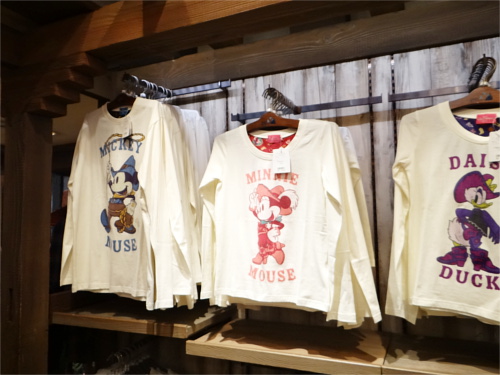 ディズニーリゾートでイチオシのグッズランキングTOP10_Tシャツ2
