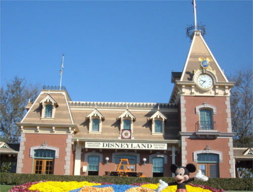ウォルト・ディズニーはディズニーランド建設の為に自身の命を担保にしていた_1