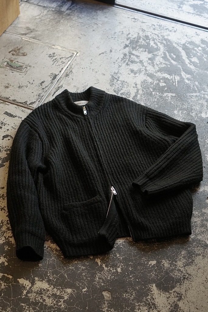 Low Gauge AZE Zipped Knit。 | Time is on Blog