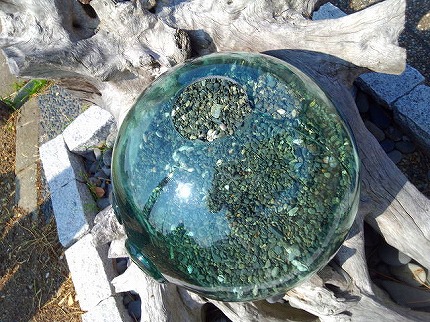 ビン玉と海 (1).jpg