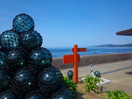 ビン玉と海.jpg