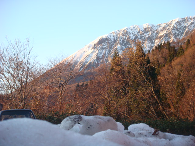大山 鍵掛峠の路肩の雪