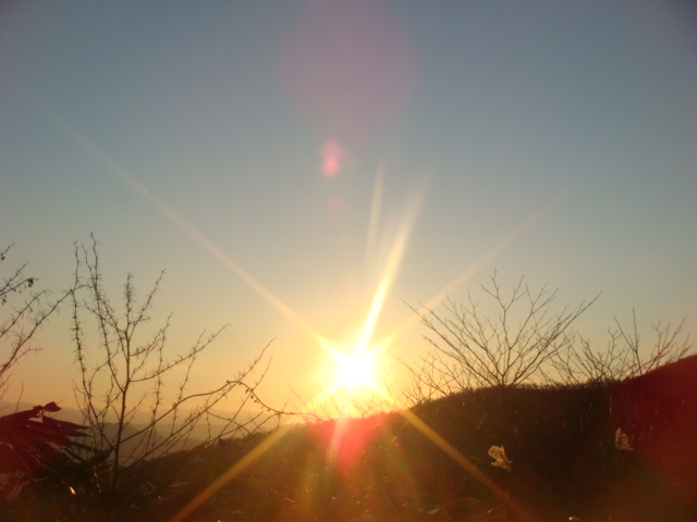 大山 西に沈む夕日