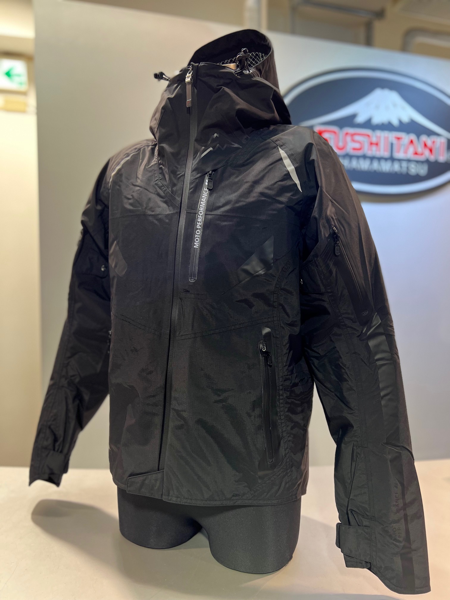 ライトウェイトスポーツって響きが好き。(K-2381 アメニタジャケット