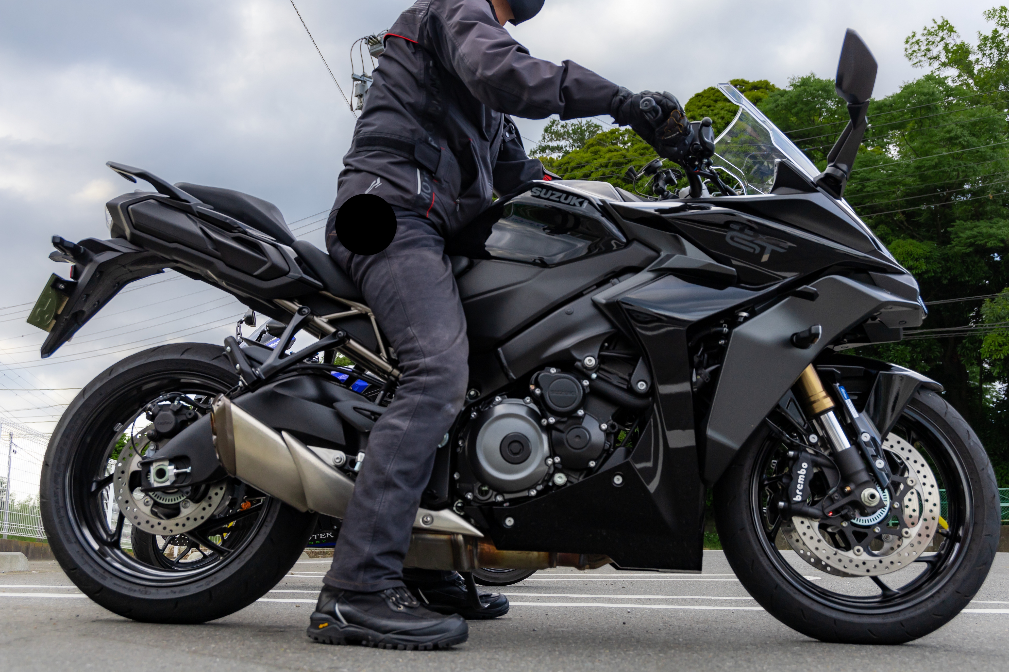 SUZUKI GSX-S1000GT インプレッション：KUSHITANI世田谷 | KUSHITANI 