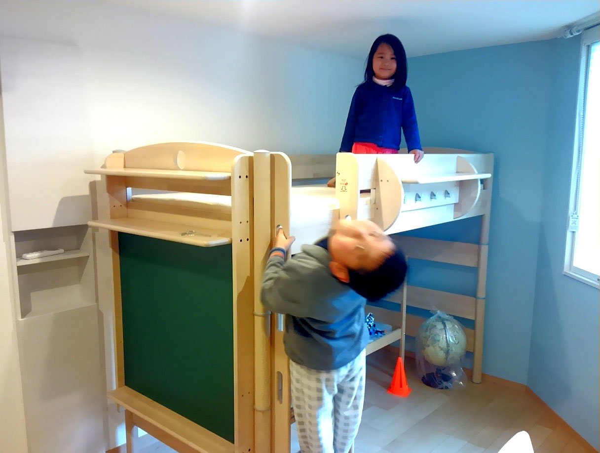 FLEXIMOのロフトベッドとご兄妹