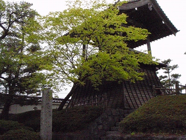 忍場内の鐘