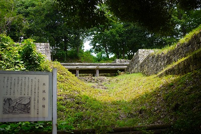金山城 竪堀と木橋