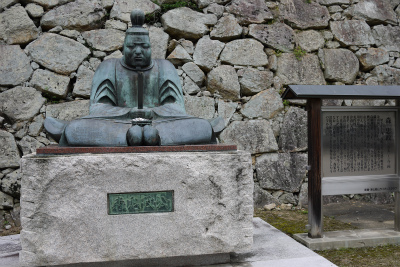 津山城