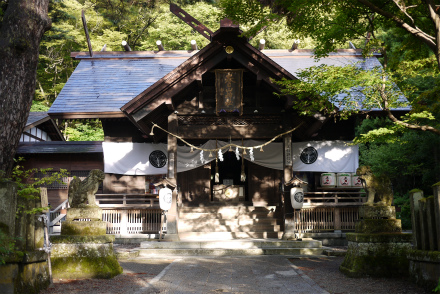 春日山神社