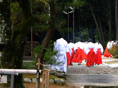 巫女さん達