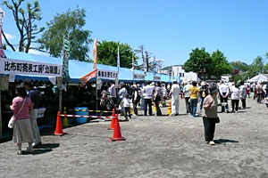 多くの人で賑わった「麺サミットin上川」