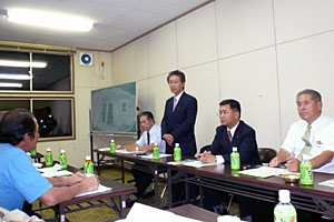 地元後援会で決意を語る佐々木代議士