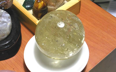 黄色いクラック