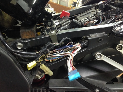 KAWASAKI ZX-14R「ZX-14Rの前ブレーキスイッチ交換