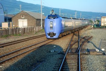 スーパー北斗が追い越す
