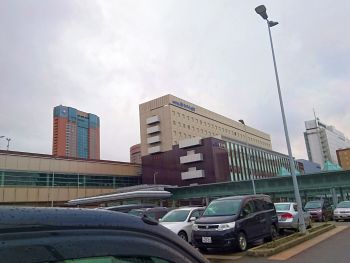 曇天の金沢駅