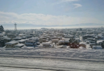 だんだんと雪深く