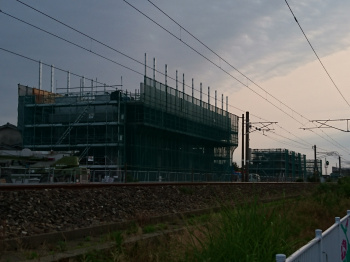 夕方の線路沿い