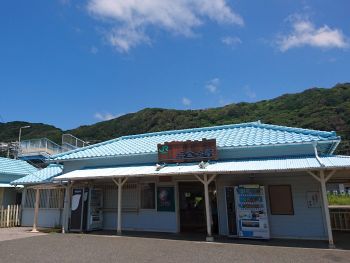 浜金谷駅に到着