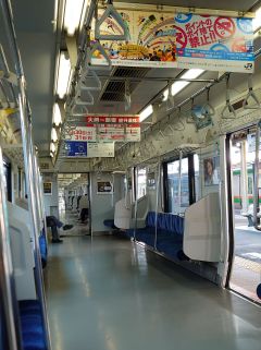 平日昼間の電車内