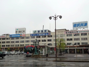 新潟は1日雨