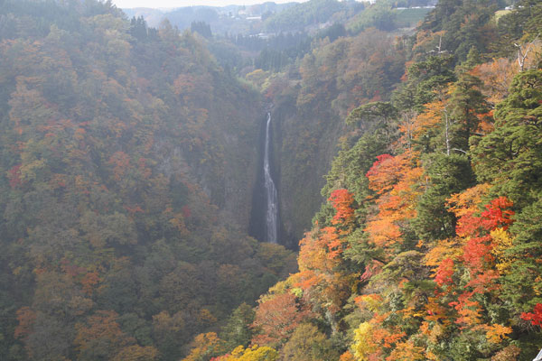 震動の滝 雄滝