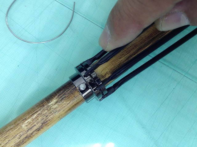 骨をはめる