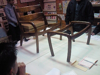 試作イージーチェアーとオットマン