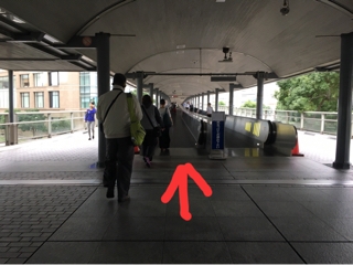 緑のギャラリー行き方 桜木町駅から 建物の中を通って編 えんとつ町のプペル展inみなとみらい