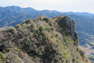 230130伊予が岳岩峰
