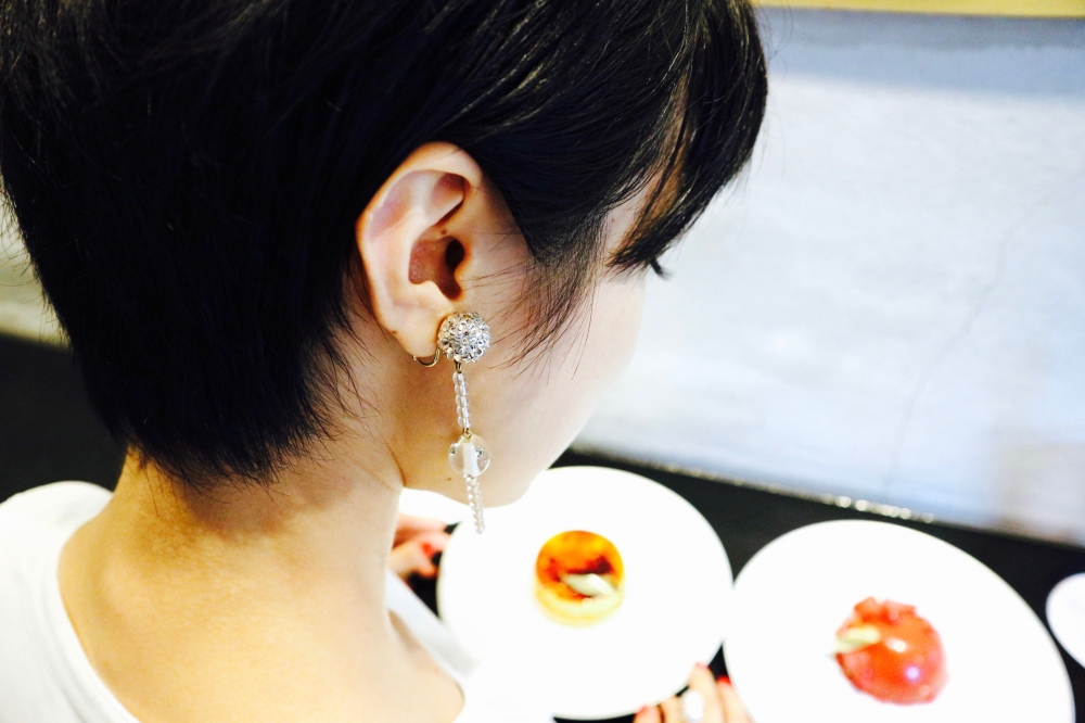 【JULICA ジュリカ】ゆり香の東京散歩・リベルターブルのケーキ。イヤリングとリングのコーデとともに。