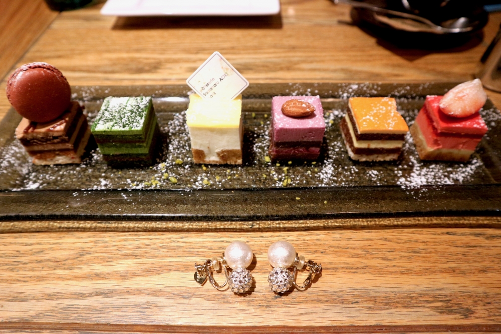 【JULICA ジュリカ】swarovski earrings-MYBONBON. スワロフスキーイヤリング「マイボンボン」、伊勢丹LADIES & GENTLEMENにて。