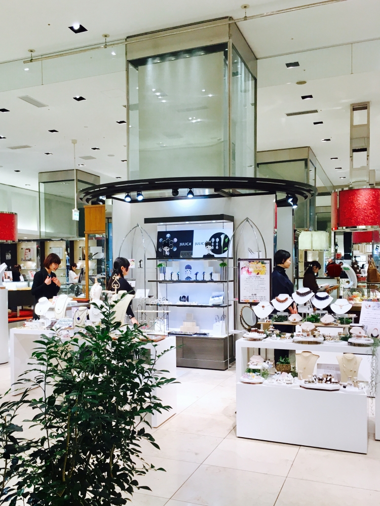 【JULICA ジュリカ】新宿タカシマヤ限定ショップ/展示会lightsのお知らせ。