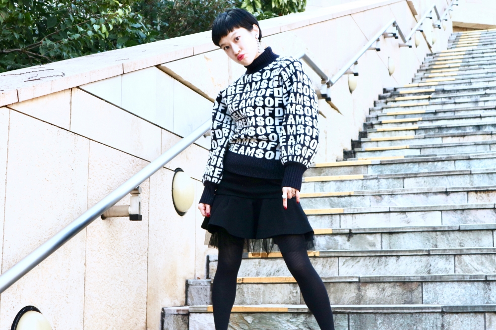 【JULICA ジュリカ】ジュエリーデザイナーゆり香のジュエリーとイヤリングのファッションコーデや大好きな銀座を紹介するブログです。モノトーンファッションにカラフルなイヤリングのコーデをご紹介。