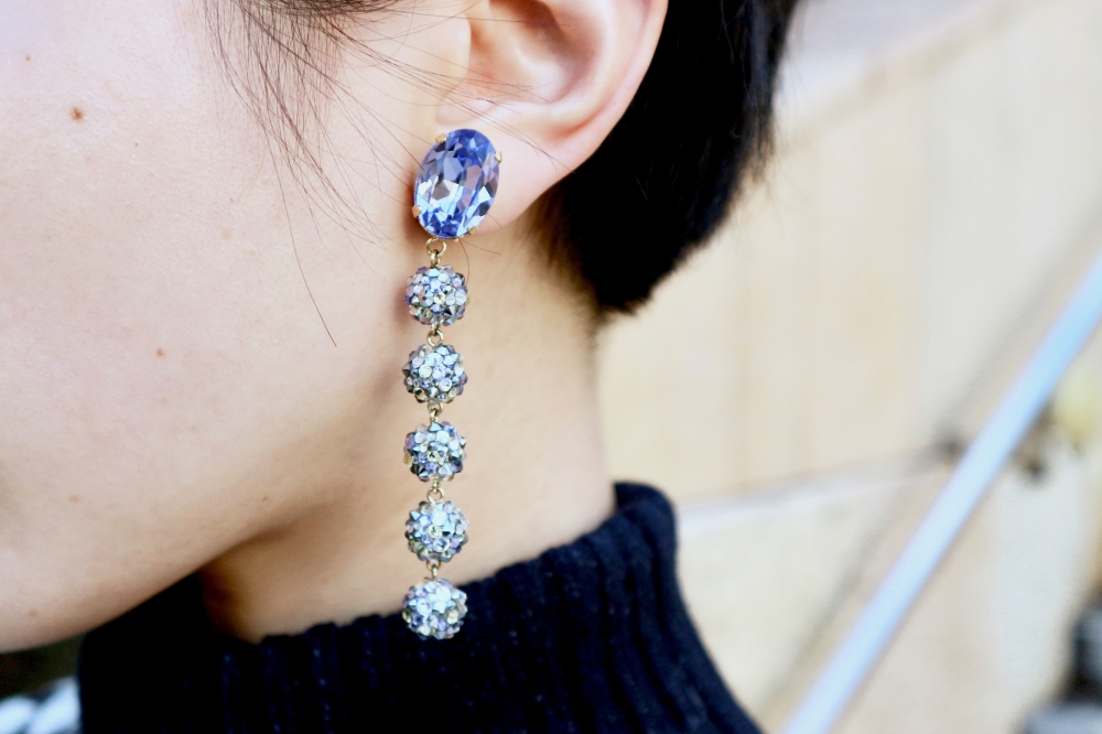 【JULICA ジュリカ】ジュエリーデザイナーゆり香のジュエリーとイヤリングのファッションコーデや大好きな銀座を紹介するブログです。モノトーンファッションにカラフルなイヤリングのコーデをご紹介。