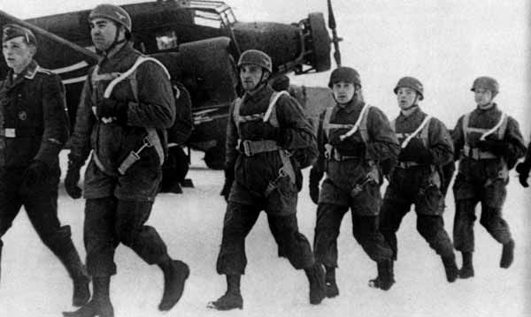 第二次世界大戦 ドイツ軍降下猟兵用サスペンダー　LW （レプリカ）緑の悪魔　空軍