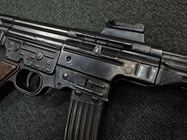 Sturmgewehr44、またの名をMP44 | Chicago Blog