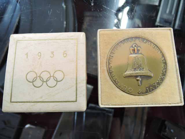 1936年のベルリンオリンピック関連アクセサリー | Chicago Blog