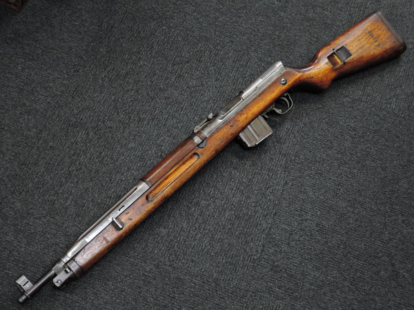 長くて、重い銃