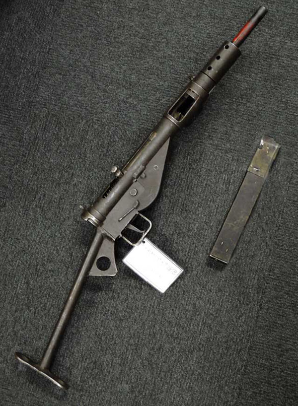CMC STEN MK-Ⅱ　ステン　マークⅡ　モデルガン　ブラック　SMG ゆるほびっ！:Blackcat Mini Model Gun - Sten MKII 続き